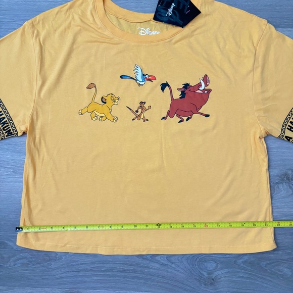 NWT DISNEY Lion King HAKUNA MATATA Graphic Yellow Cropped T Shirt Women’s Sz XL - Picture 8 of 10